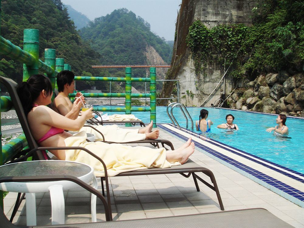 Uni-Resort Ku-Kuan Heping  Exterior photo